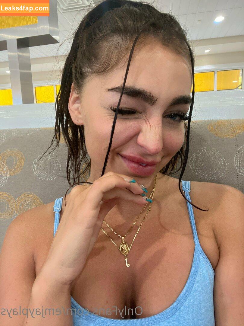 Emily Rinaudo / emjayplays / emjayrinaudo_ слитое фото фото #0052