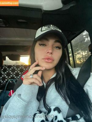 Emily Rinaudo photo #0056