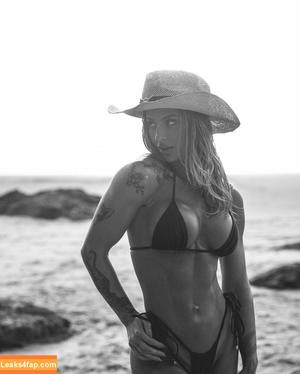 Erin James photo #0068