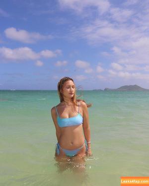 Halia Beamer photo #0073