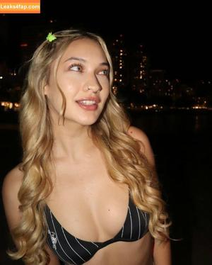 Halia Beamer photo #0265