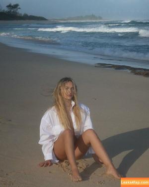 Halia Beamer photo #0285