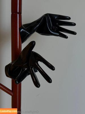 LATEXnCHILL photo #0081
