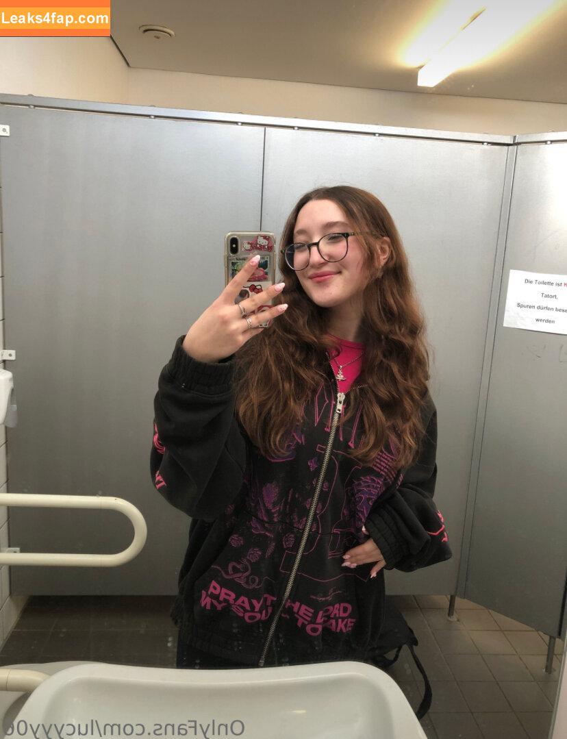 Lucyyy06 /  leaked photo photo #0006