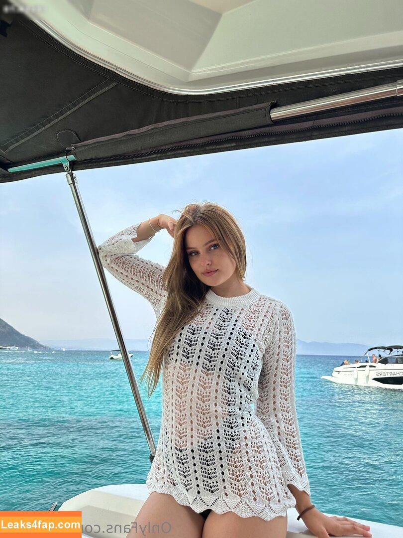 Maja Holf /  leaked photo photo #0013