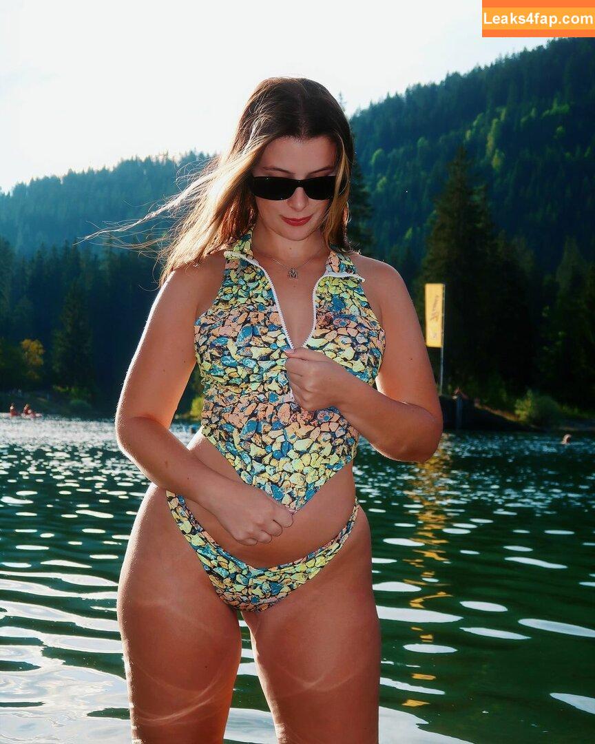 Mia G / iammia1 / mia_ngx leaked photo photo #0021