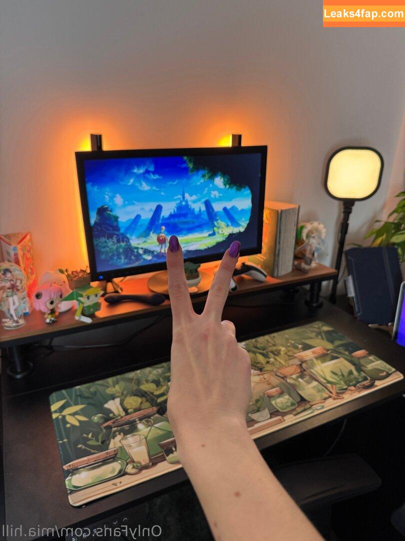 mia.hill / https: / itsmiahill leaked photo photo #0011