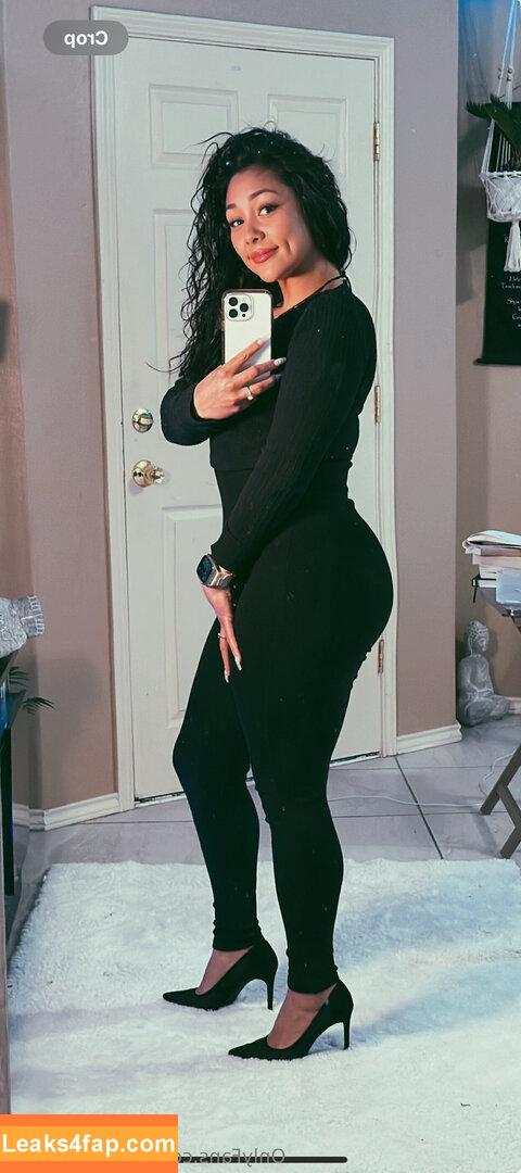 playfuldimples / elegantly.crystal21 leaked photo photo #0008