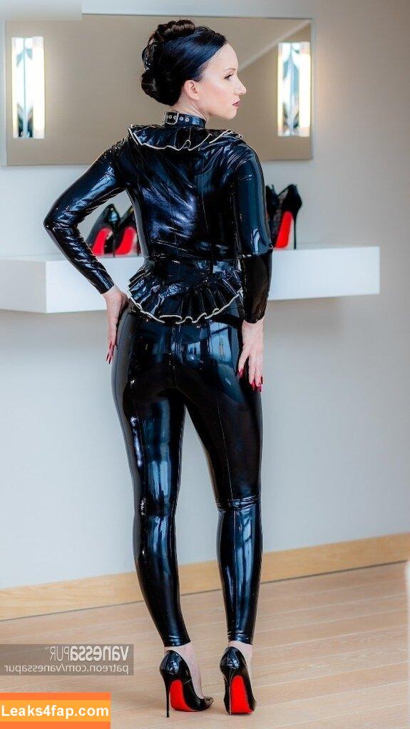 Vanessa Pur / vanessa.pur / vanessapur leaked photo photo #0174