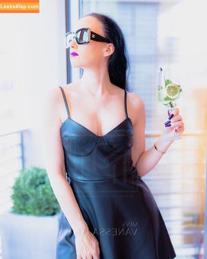 Vanessa Pur photo #0136