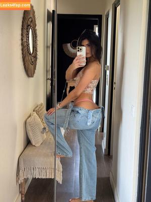 yaelaris photo #0005