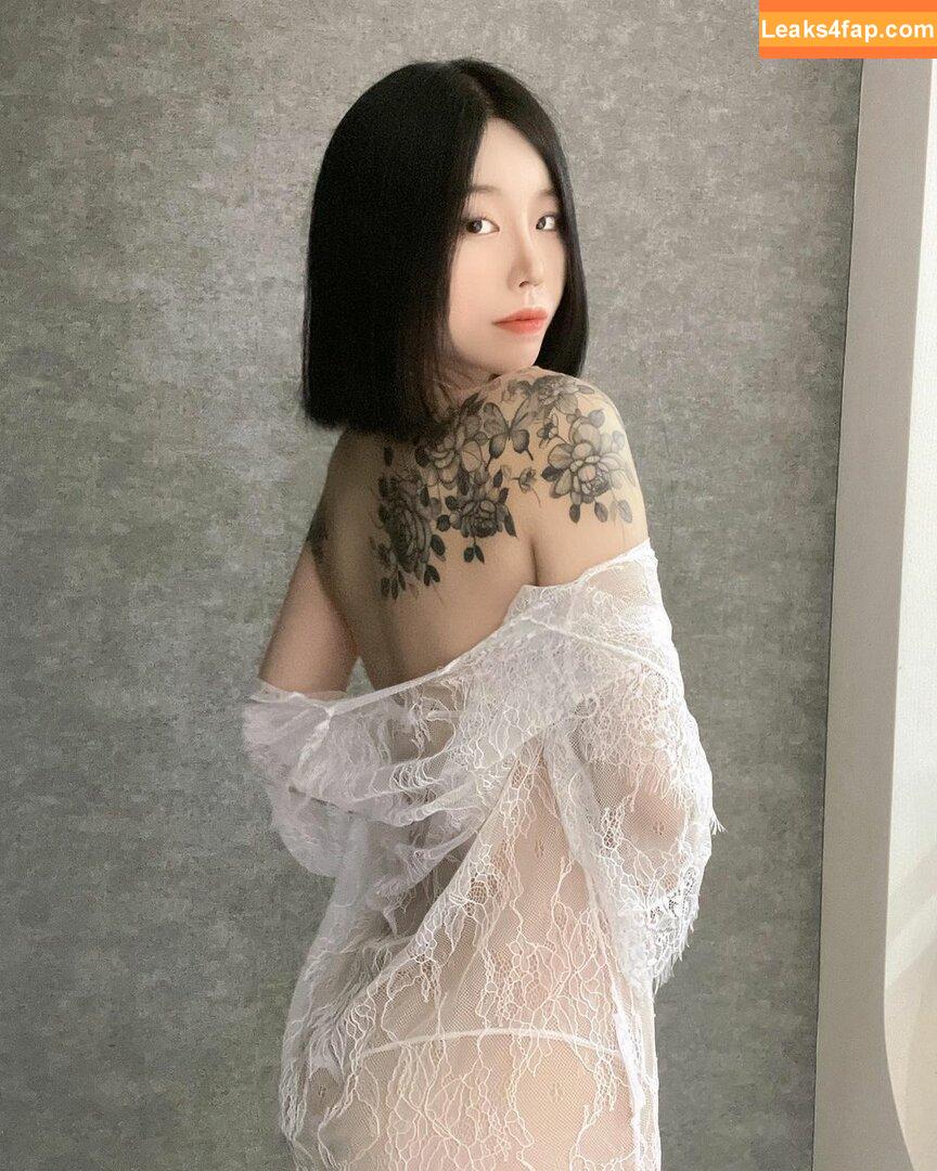 70g_ee_y /  leaked photo photo #0018