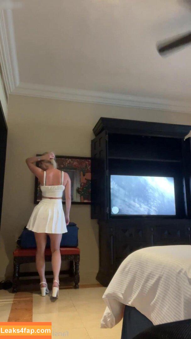 STPeach /  leaked photo photo #0024