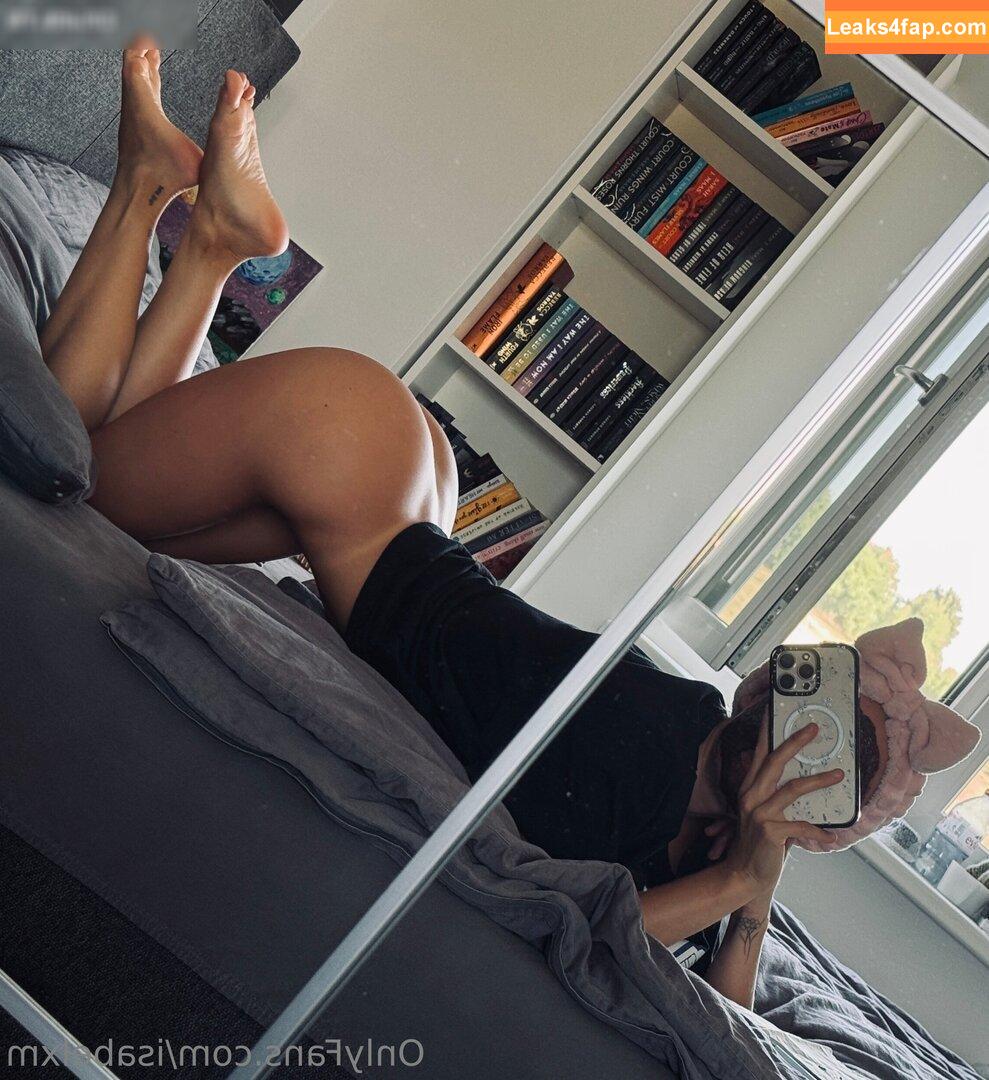 By.isabelyvonne /  leaked photo photo #0004