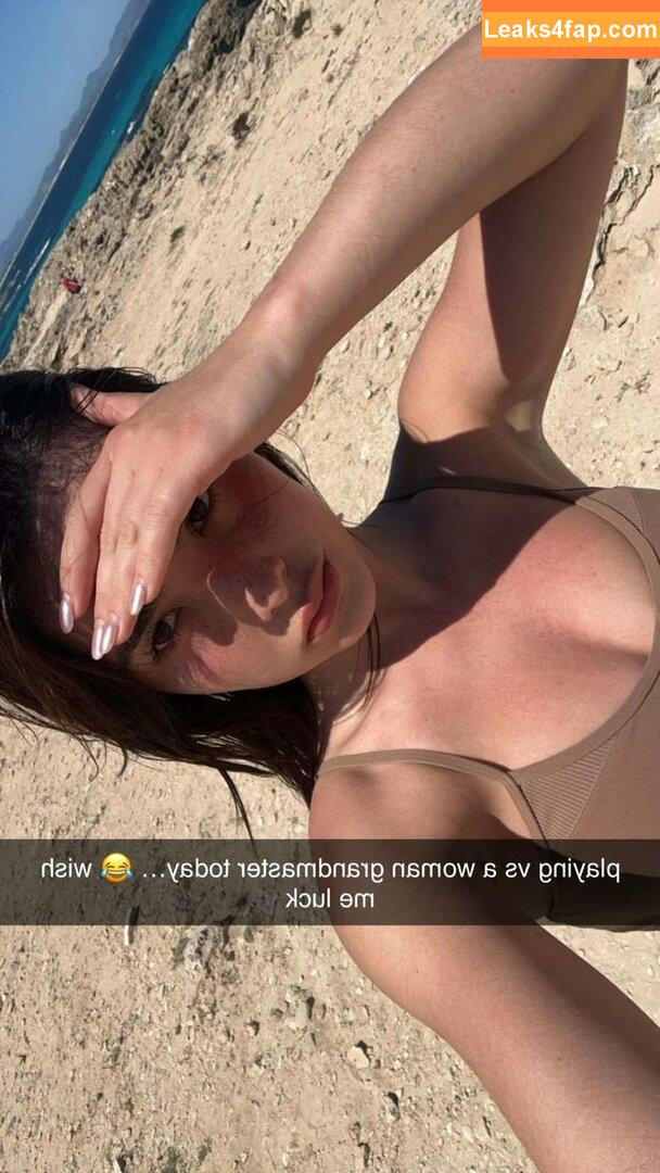 BotezLive / missbotez leaked photo photo #0006