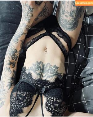 sallydinosaur photo #0001