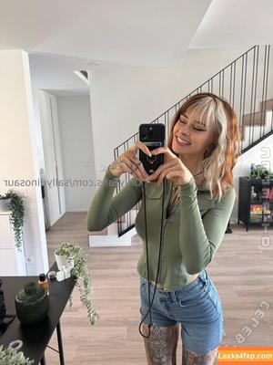 sallydinosaur photo #0023