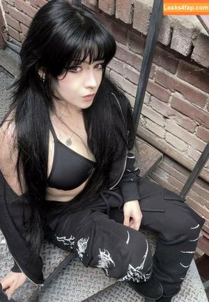 BuffGothMom photo #0001