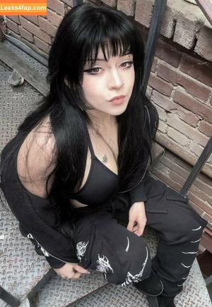 BuffGothMom photo #0002