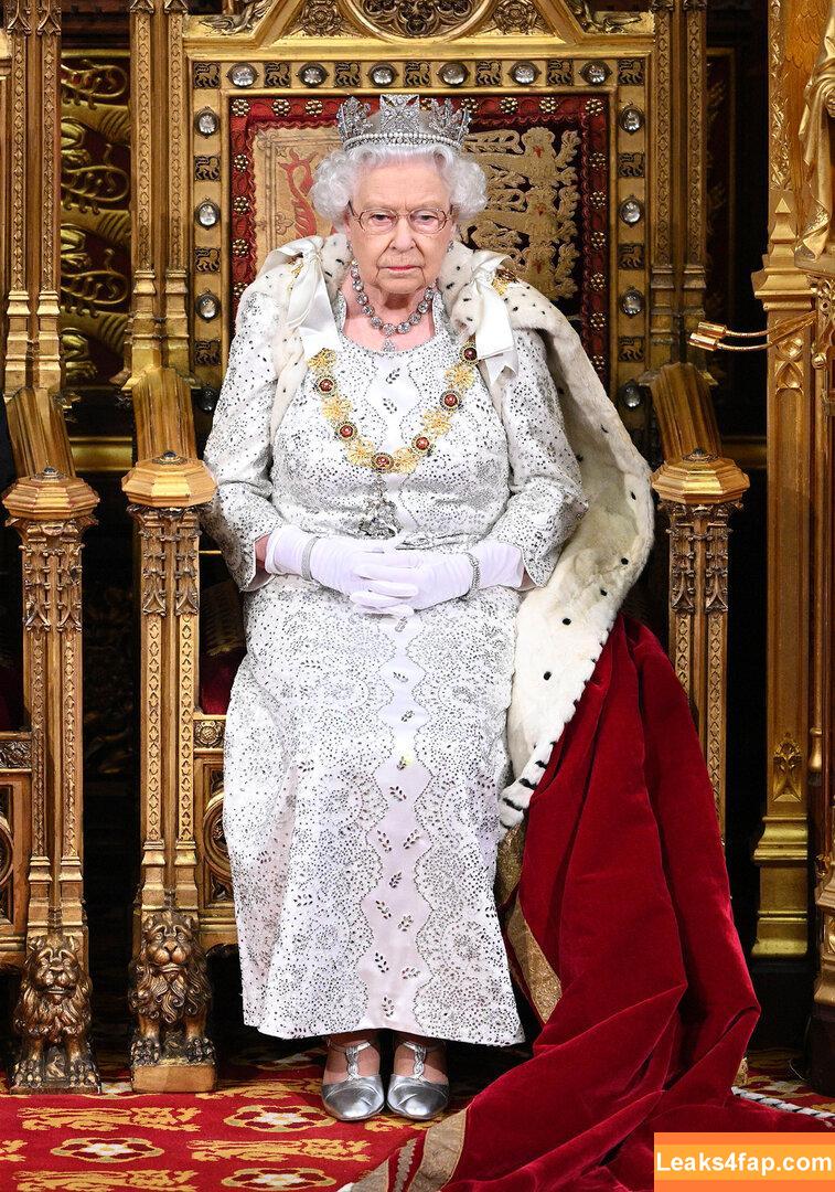 Elizabeth Monarch /  слитое фото фото #0006