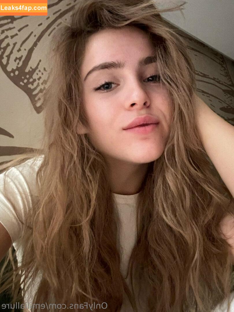 emiliallure /  leaked photo photo #0008