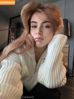 emiliallure photo #0021