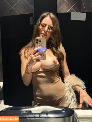 Justine Jakobs photo #0270