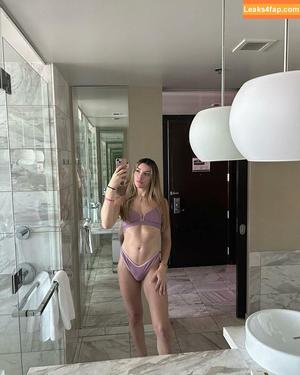 Leah Hayes photo #0039