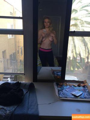 Leven Rambin фото #0004