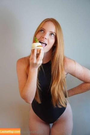 Lily Olsen photo #0011