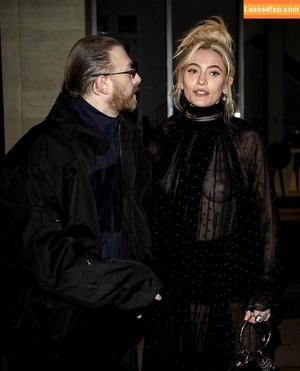 Paris Jackson photo #0005