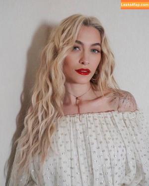 Paris Jackson photo #0010