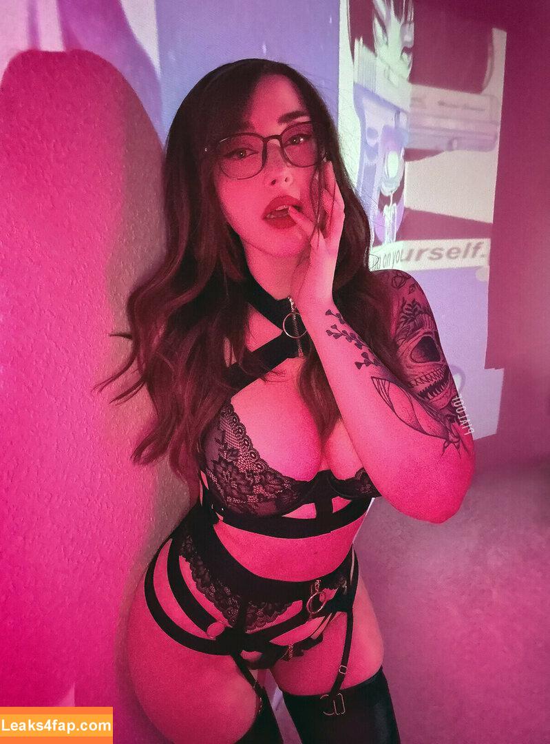 Pialoof / bella_brixton / pia_afk leaked photo photo #0189
