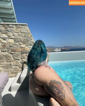 Riae Suicide photo #0016