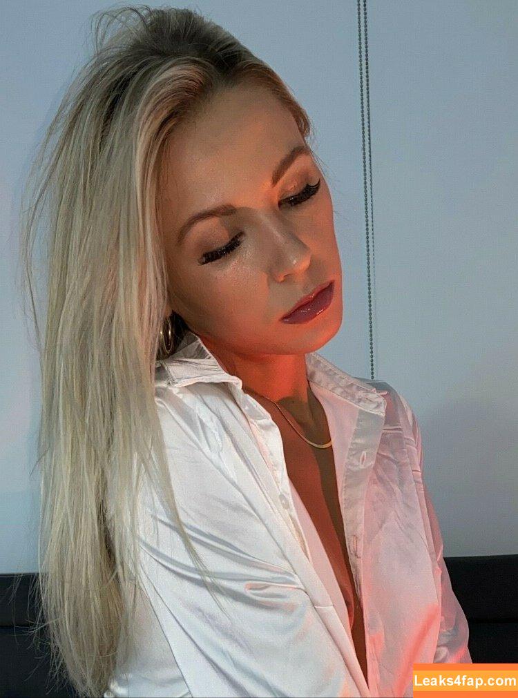 Sarah Houchens / sarahhouchens / sarahlhouchens leaked photo photo #0060