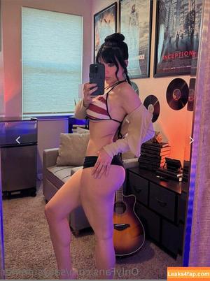 Savy Summer photo #0042