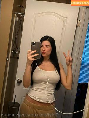 Savy Summer photo #0046