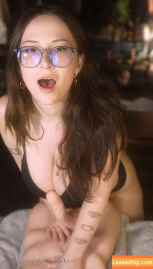 bigtittygothegg photo #0001