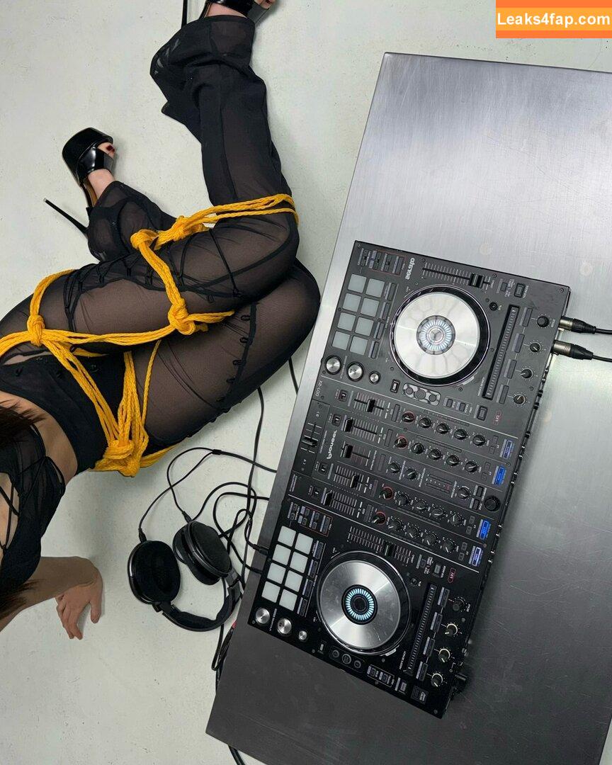 BotezLive / missbotez leaked photo photo #0002