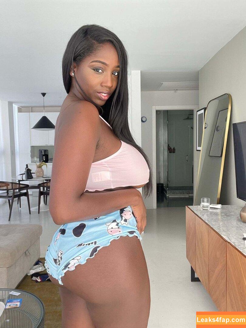 Ellie The Empress / Simp Chat / _ellietheempress_ / empresselliee leaked photo photo #0136