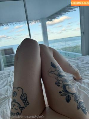 Dainty Wilder photo #0012