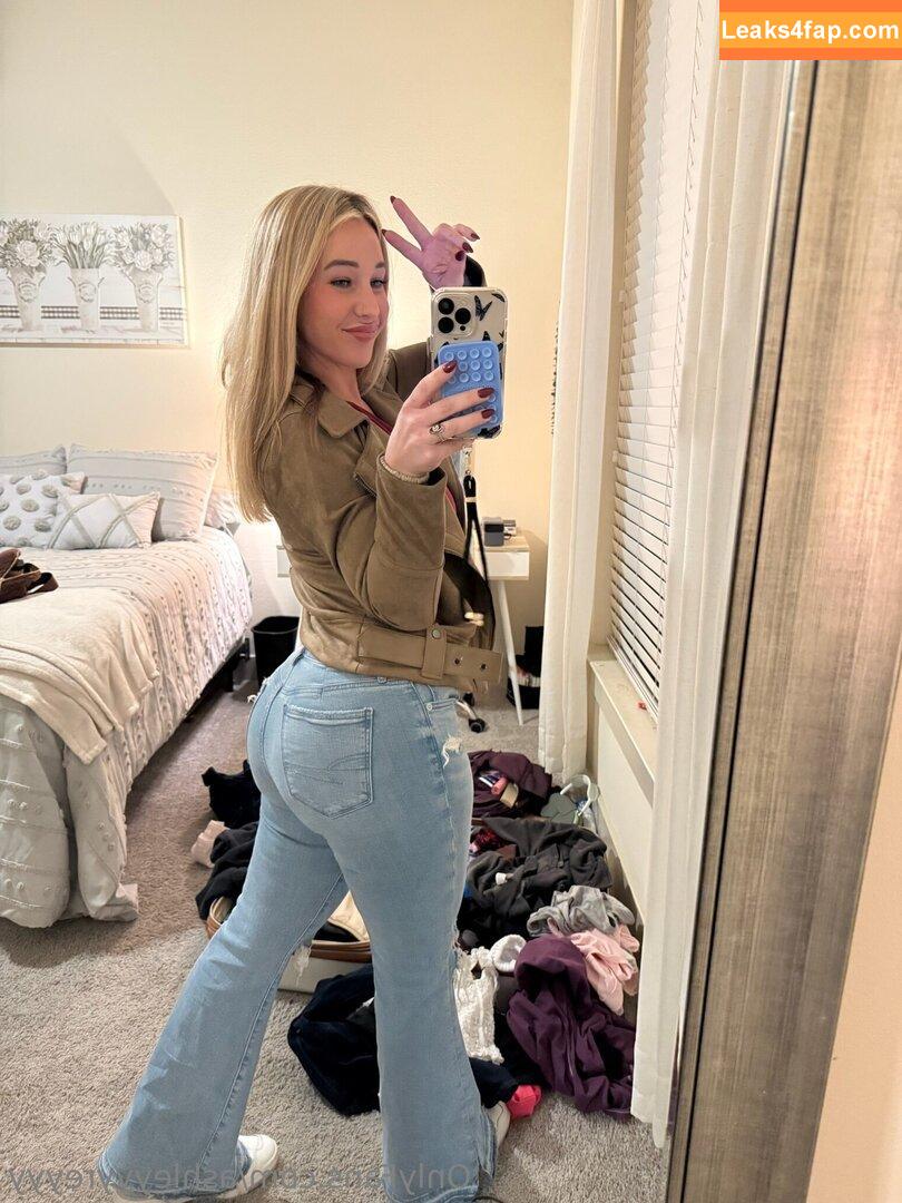 ashleyyyreyyy / ashleyyylreyyy leaked photo photo #0030