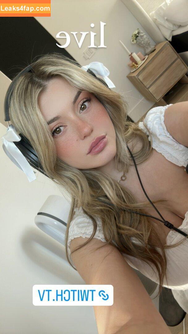 BrookeAB / brookeabb leaked photo photo #0084