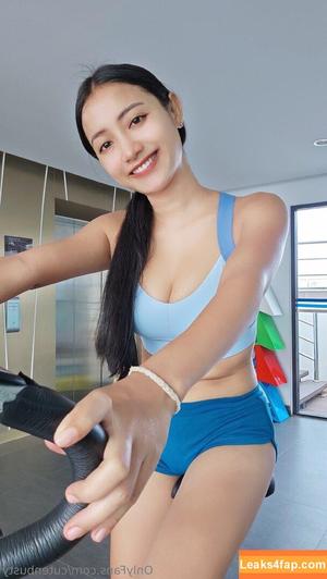 cutenbusty photo #0001