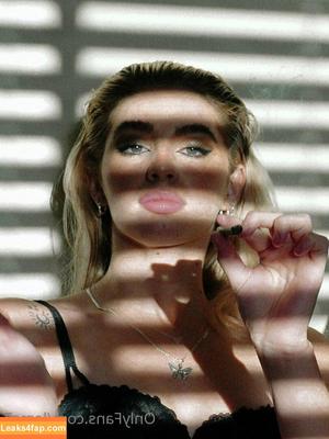 Emily Oram photo #0011