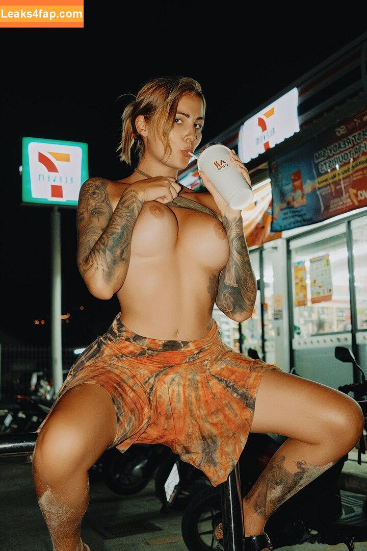 Herzblutmadl /  leaked photo photo #0036