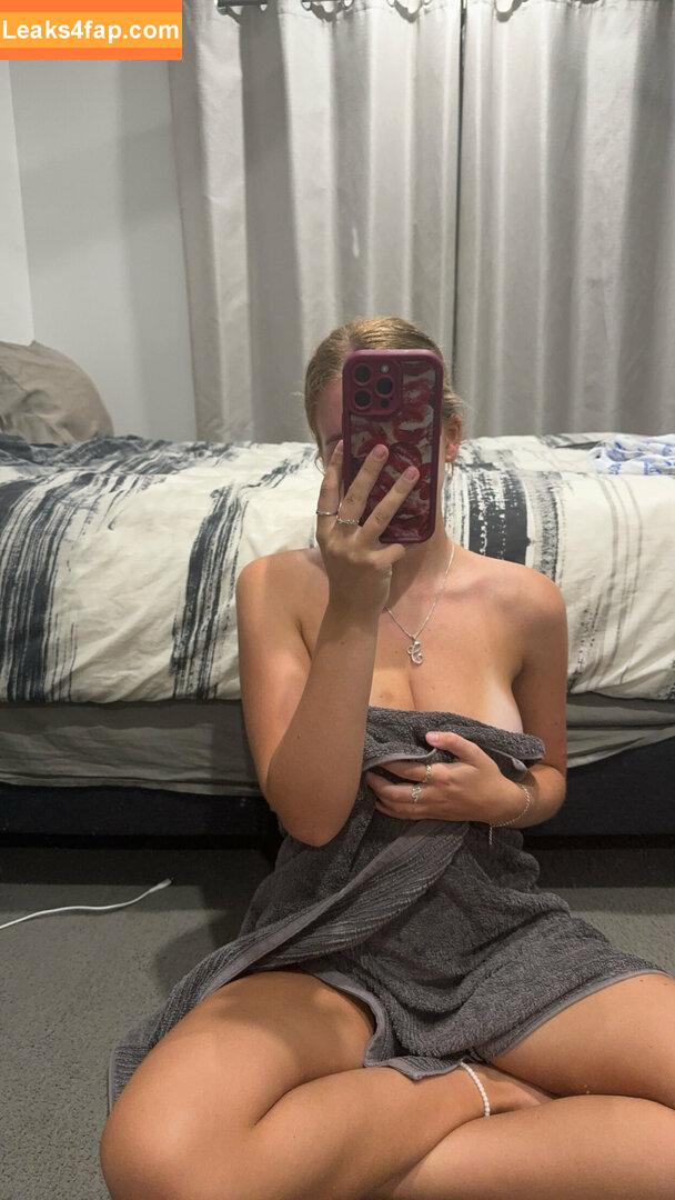 itssosierra /  leaked photo photo #0003