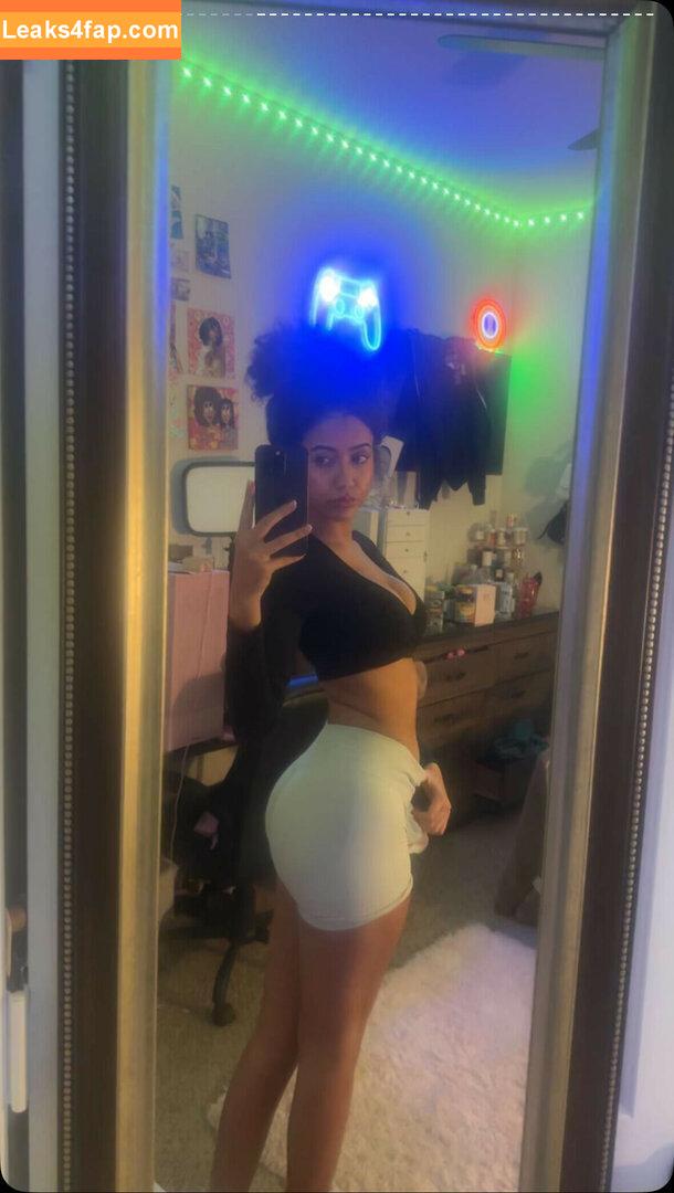 Megan Botnick / mbeeco leaked photo photo #0155
