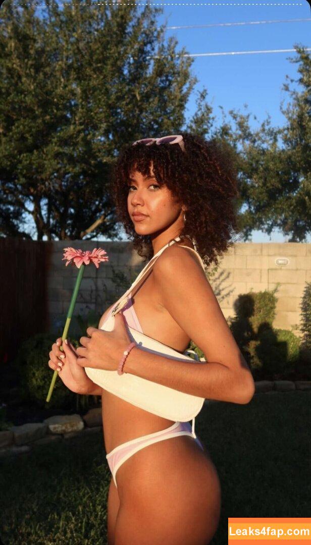 Megan Botnick / mbeeco leaked photo photo #0262