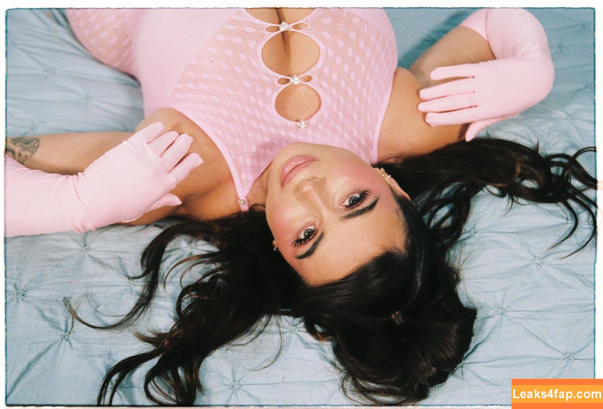 Mila Santos /  leaked photo photo #0007